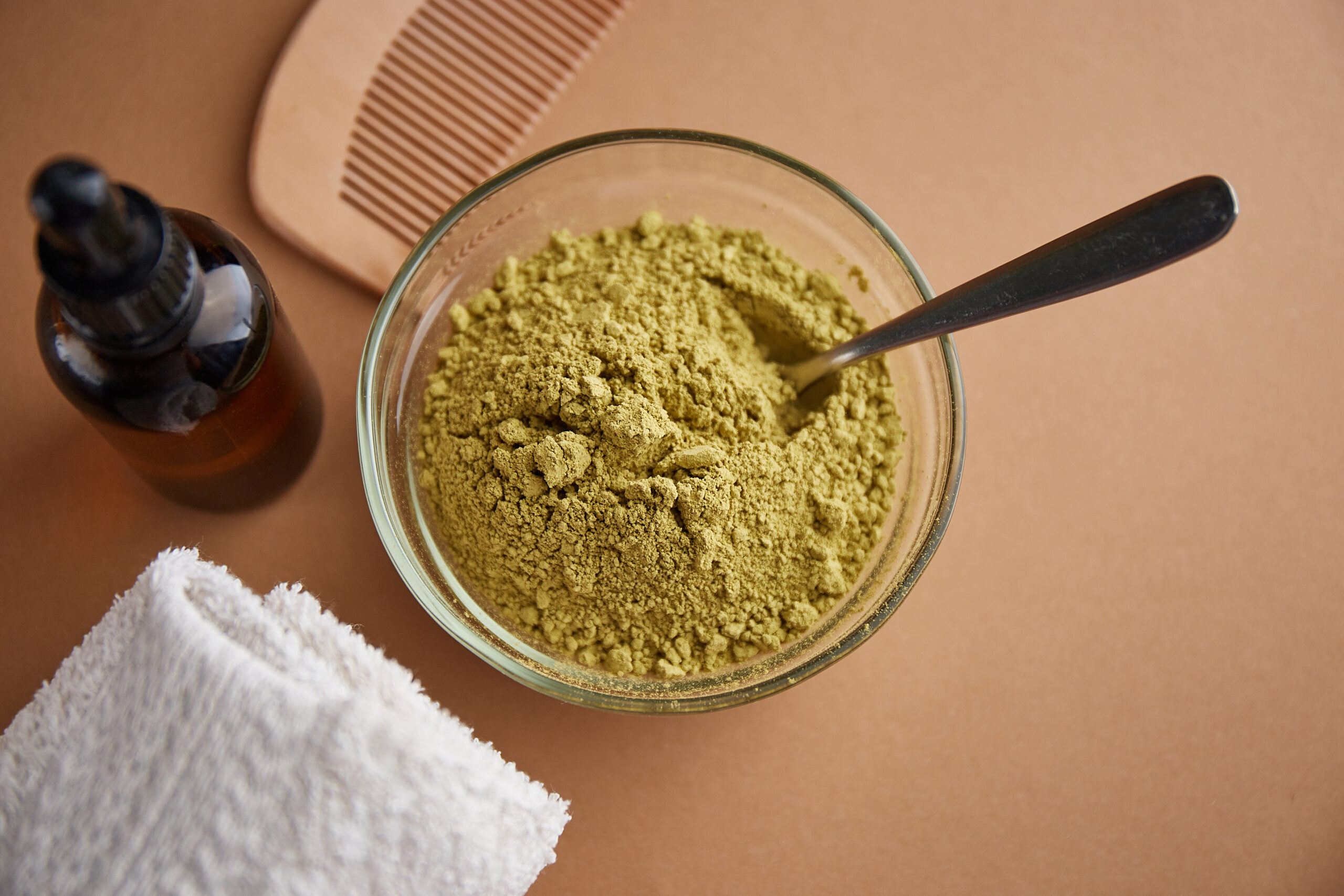 Czym jest henna do włosów i jak rozwijała się na przestrzeni lat